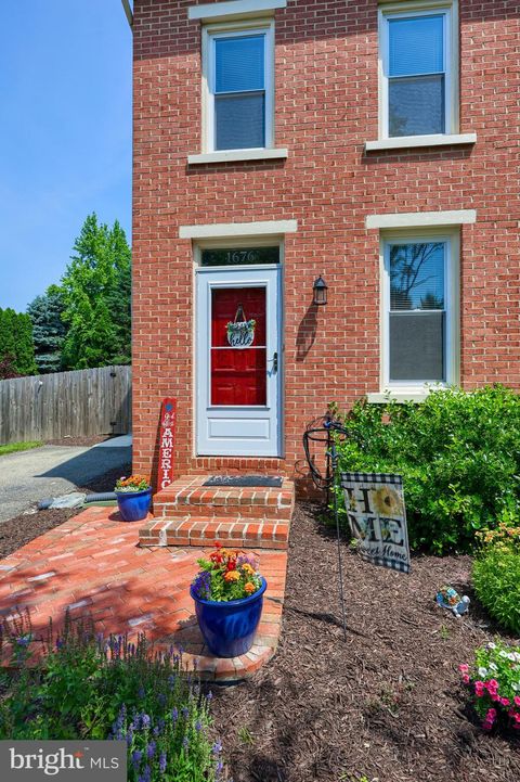 Photo of 1676 Chadwick Circle, LANCASTER, PA 17603 (MLS # PALA2071102)