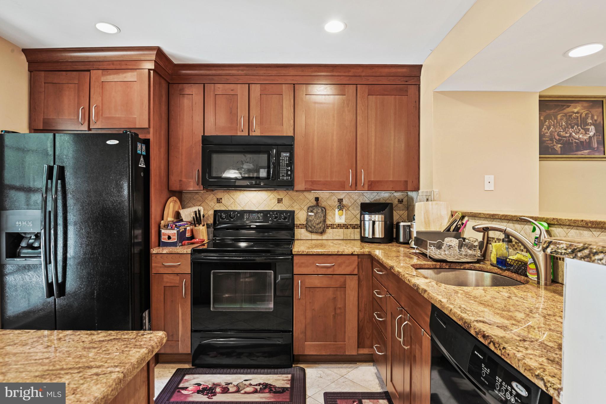 6586 SKYLEMAR TRAIL