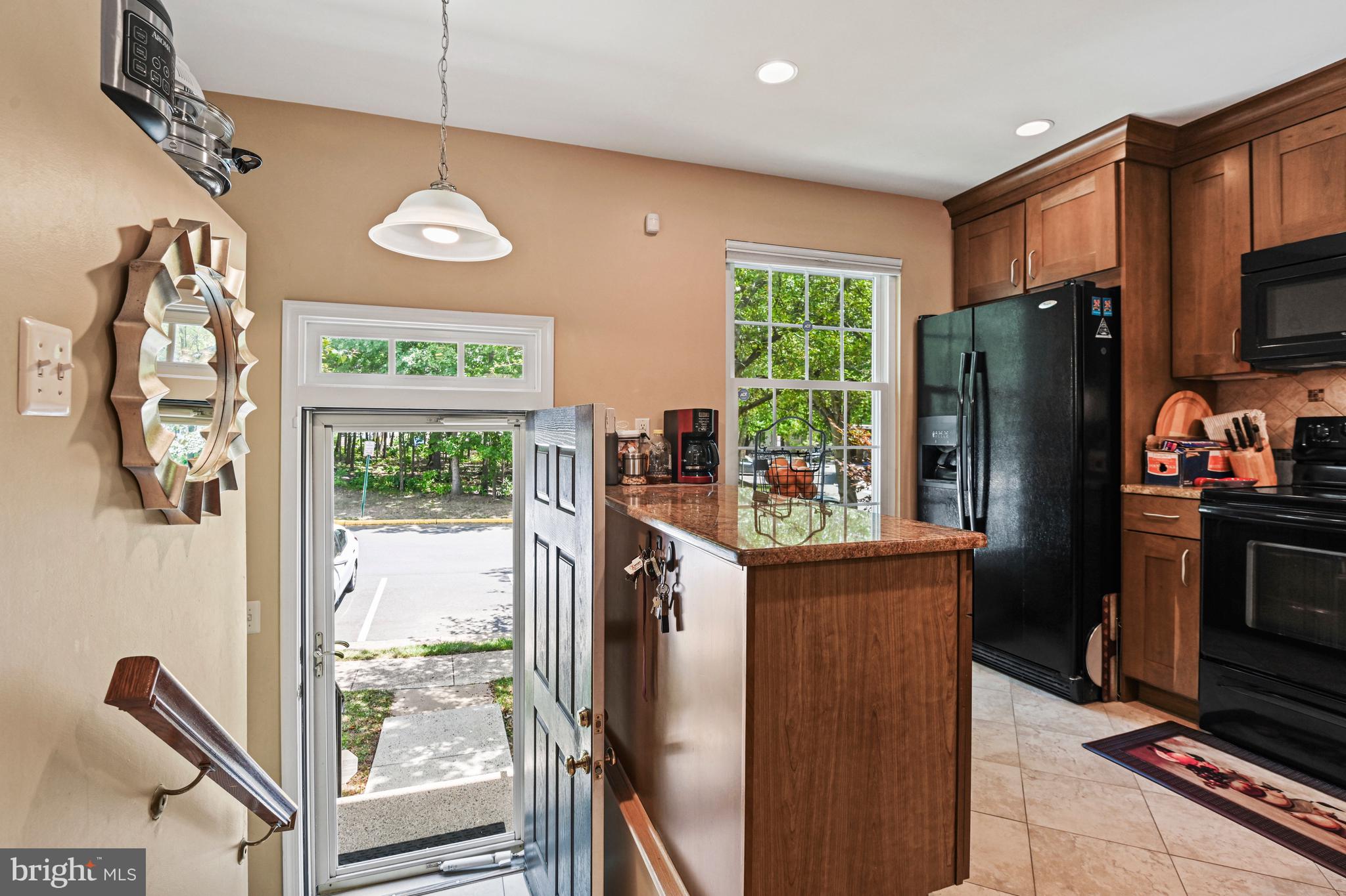 6586 SKYLEMAR TRAIL