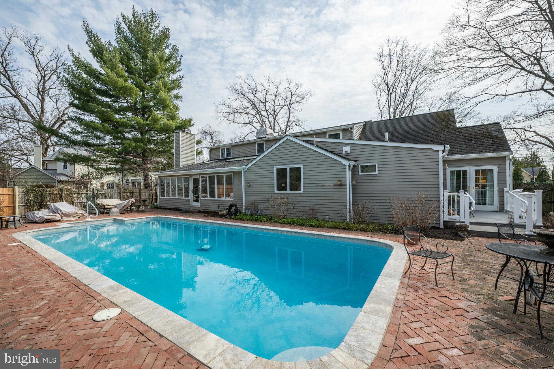 DOYLESTOWN - Residential Income