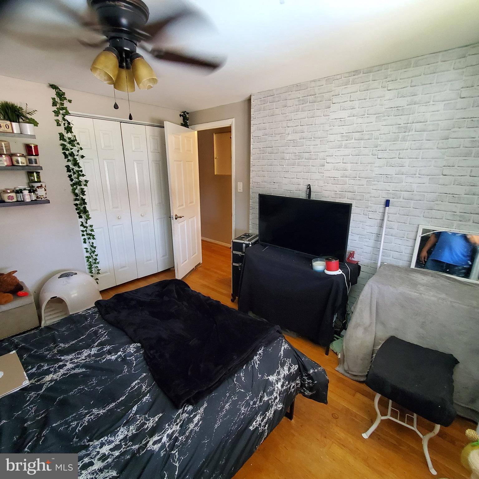 FOX RIDGE MANOR - Residential