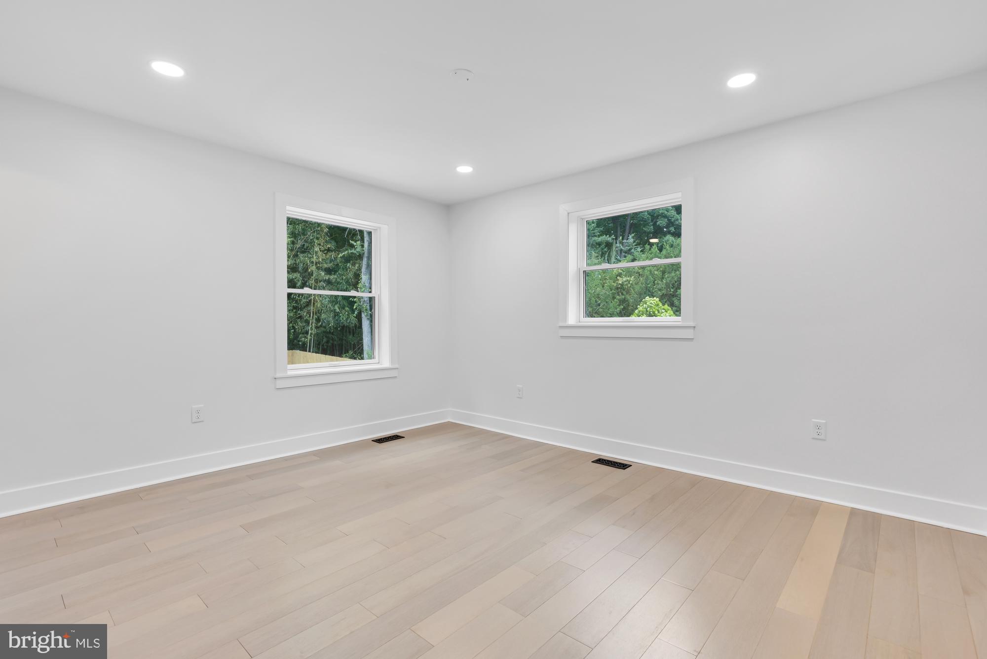 STRATTON WOODS - Residential