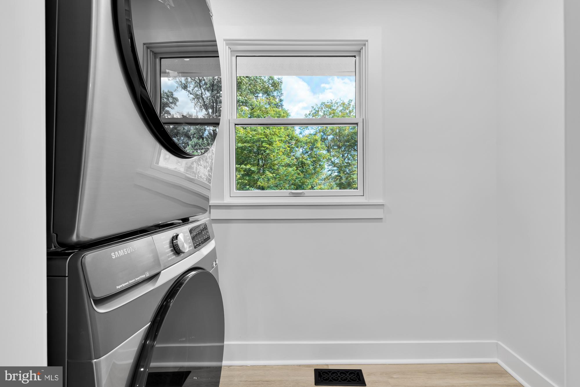 STRATTON WOODS - Residential