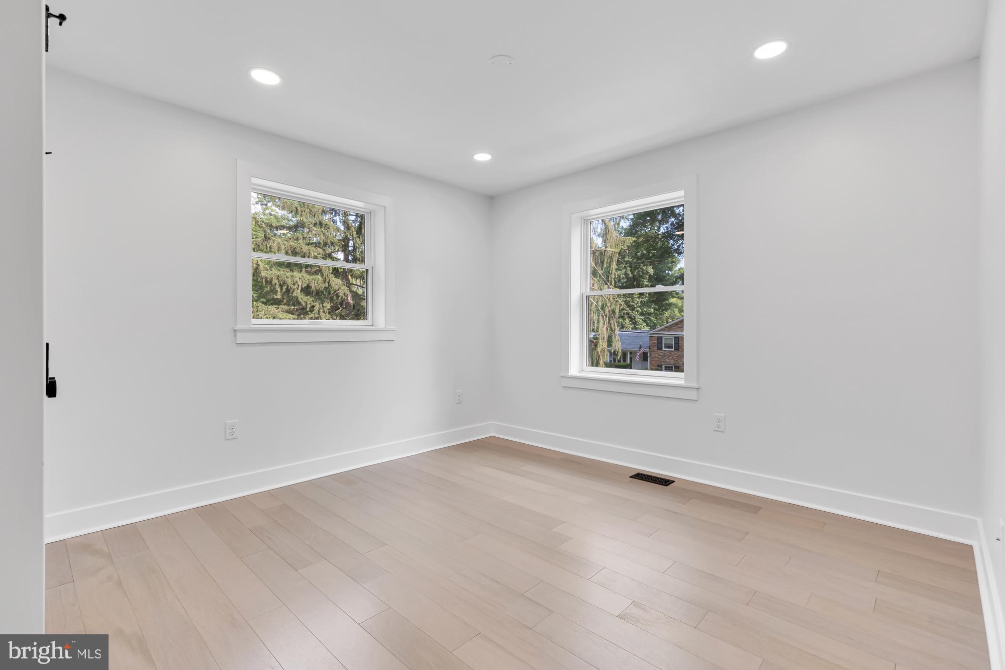 STRATTON WOODS - Residential