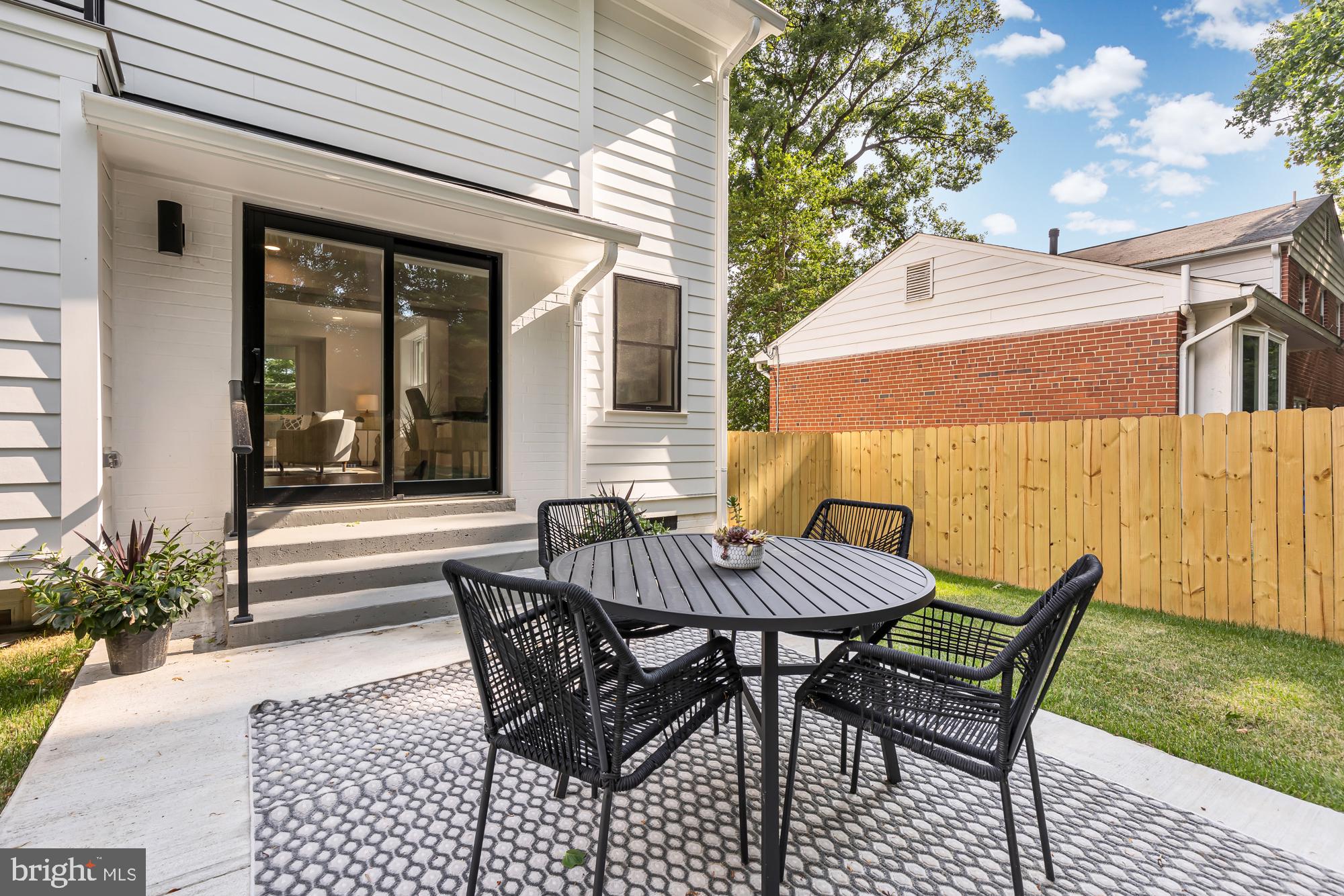 STRATTON WOODS - Residential