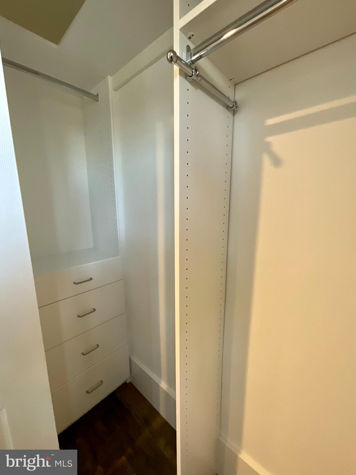 LAUREL MEWS - Residential Lease