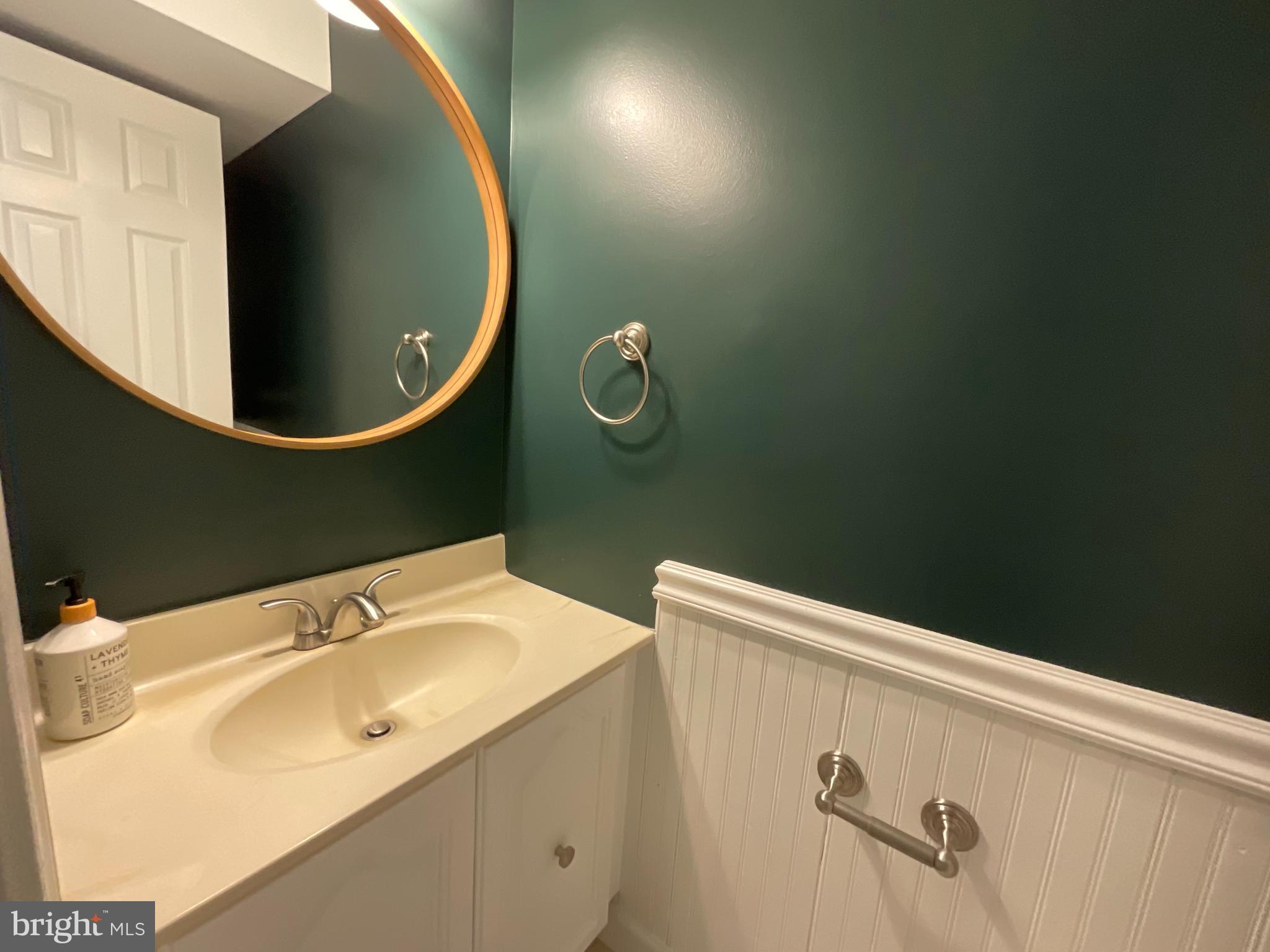 LAUREL MEWS - Residential Lease