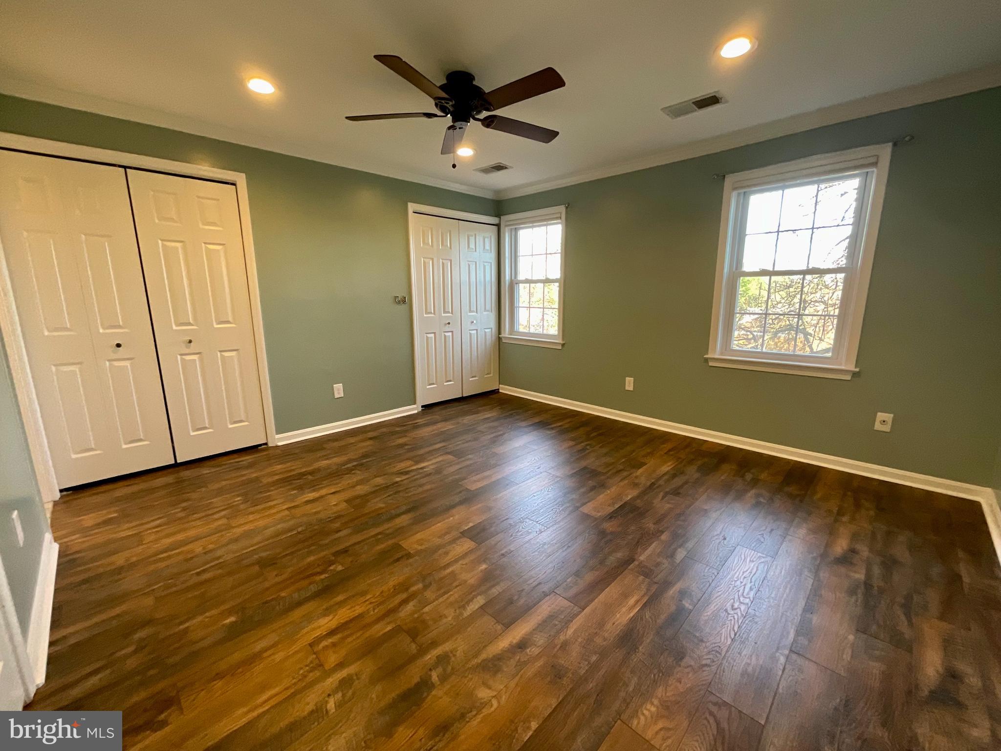 LAUREL MEWS - Residential Lease