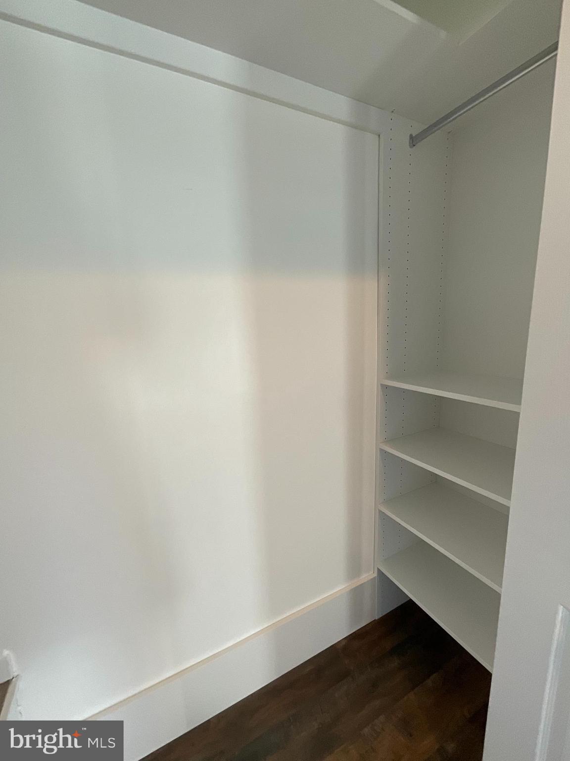 LAUREL MEWS - Residential Lease