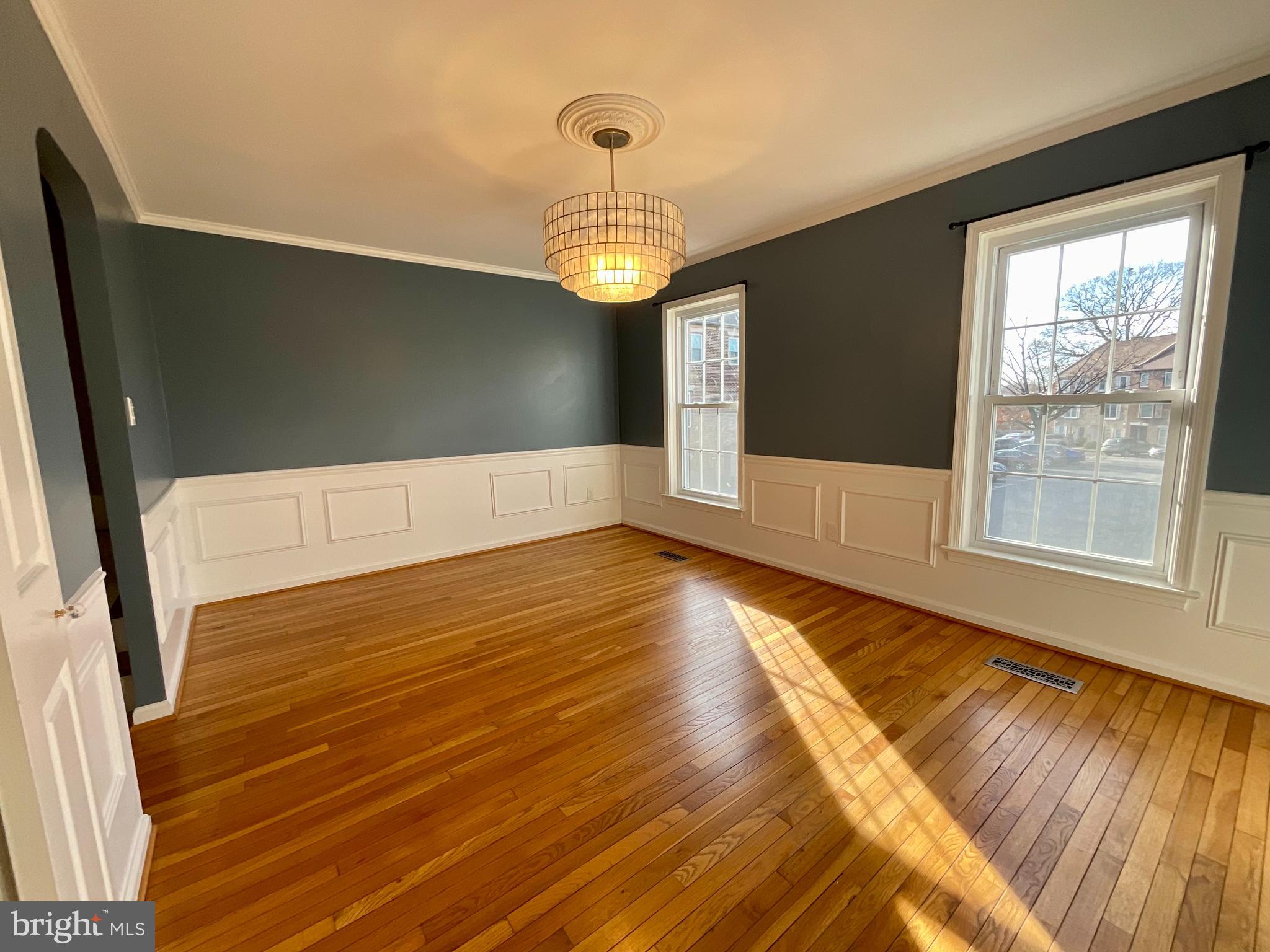 LAUREL MEWS - Residential Lease