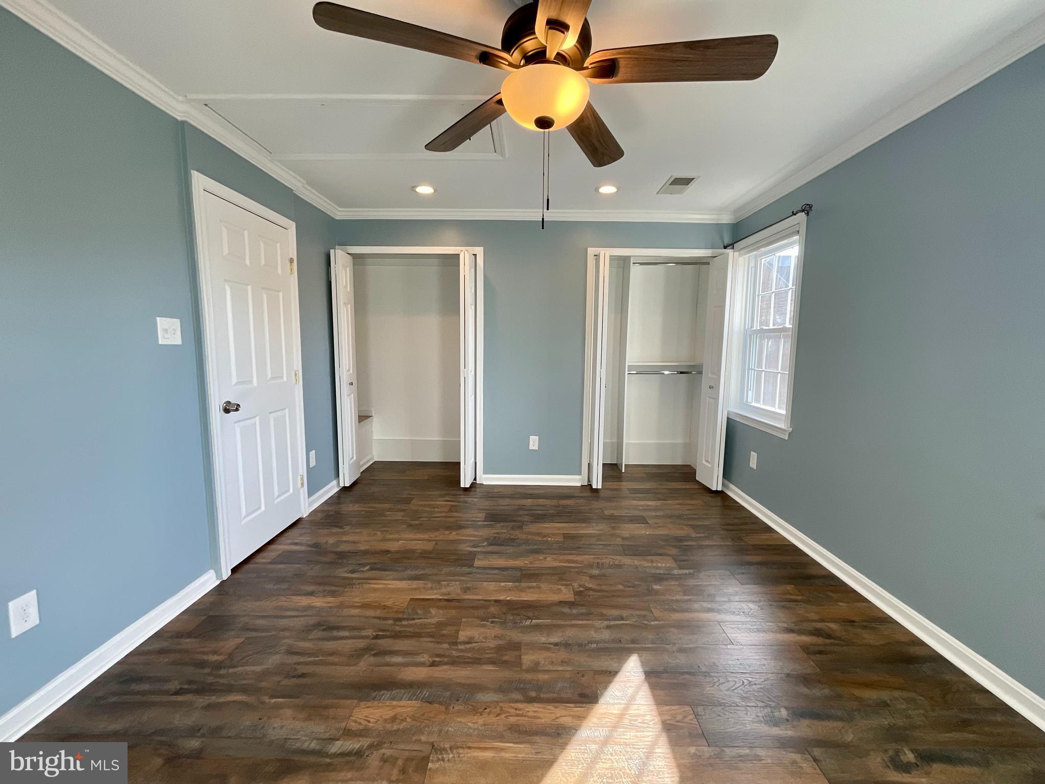 LAUREL MEWS - Residential Lease