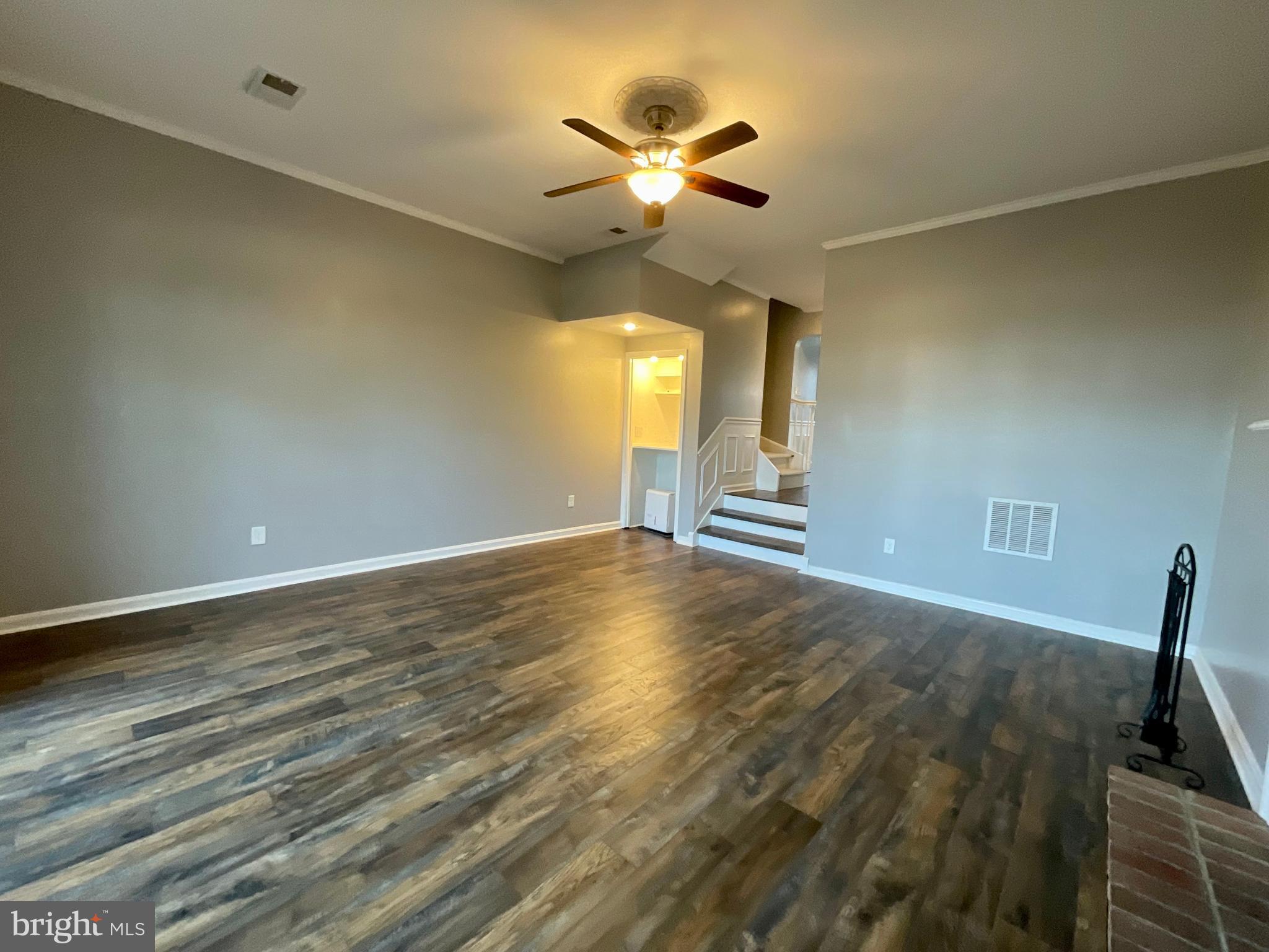 LAUREL MEWS - Residential Lease