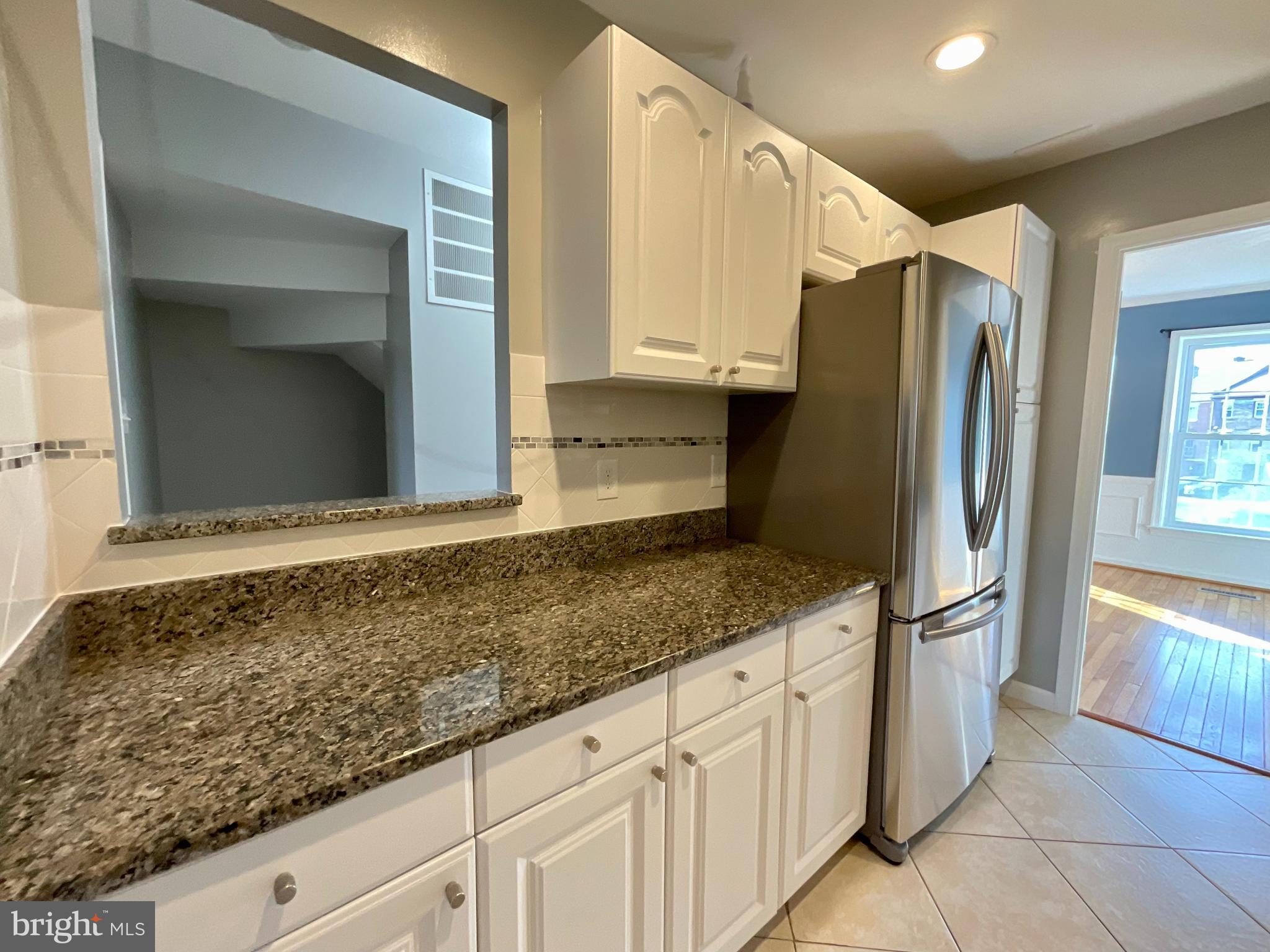 LAUREL MEWS - Residential Lease