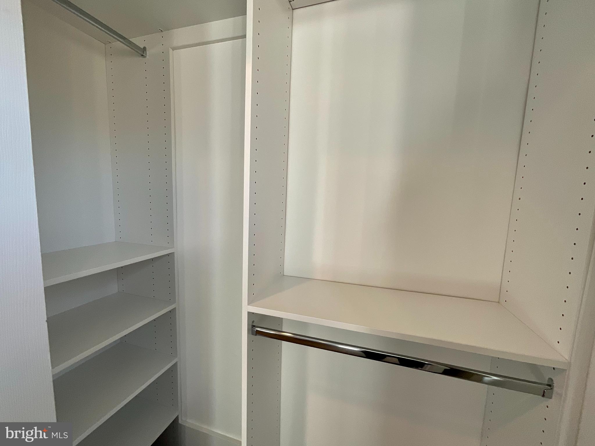 LAUREL MEWS - Residential Lease