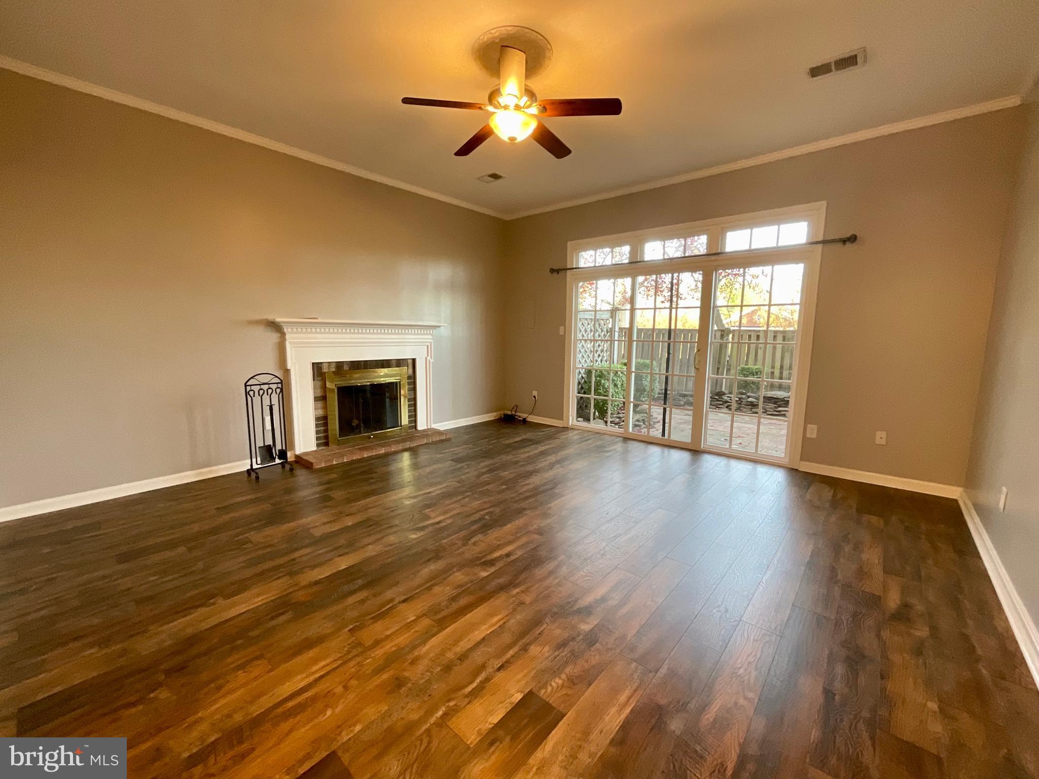 LAUREL MEWS - Residential Lease