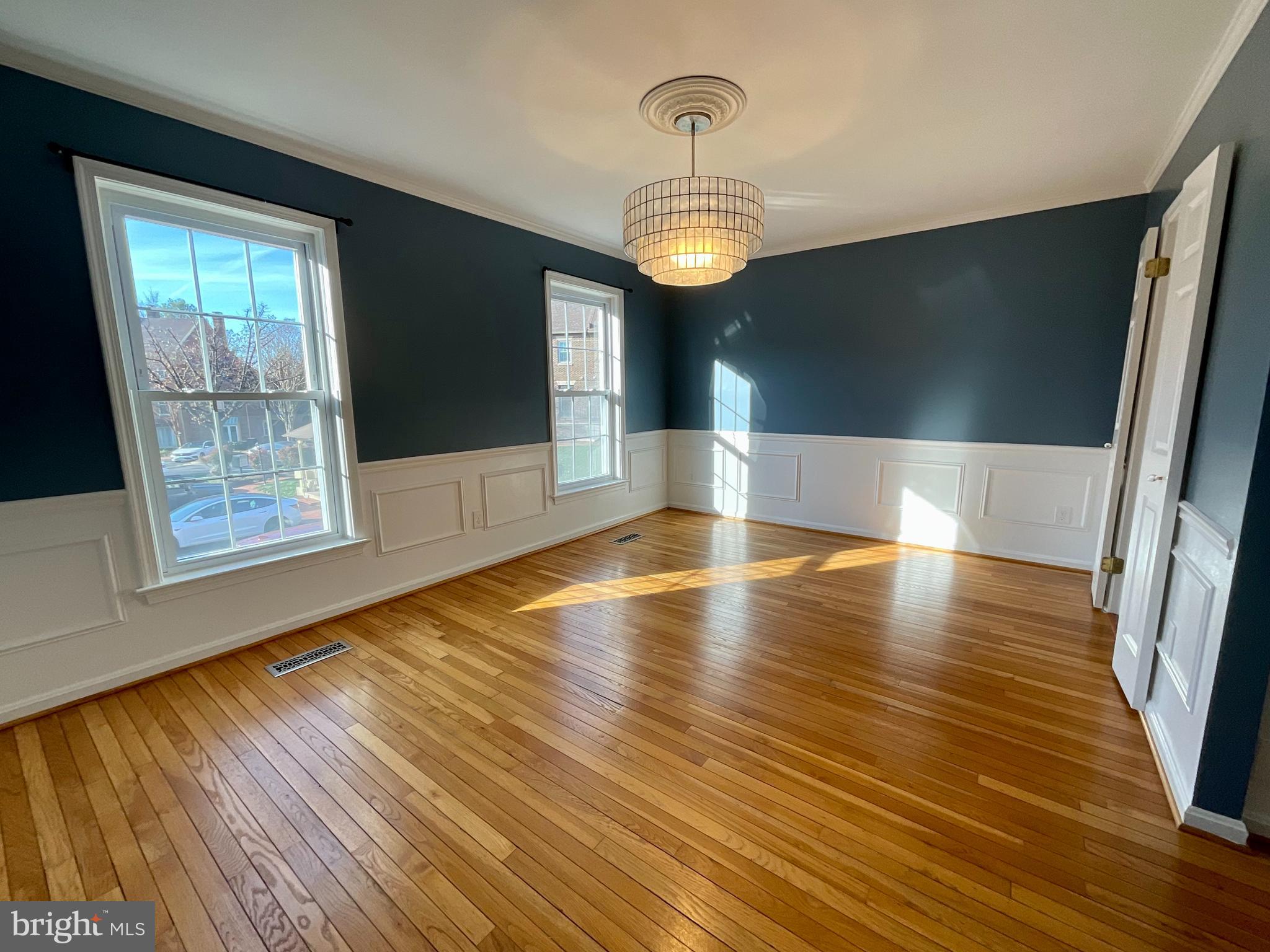 LAUREL MEWS - Residential Lease