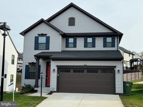1604 RAMPART DRIVE FREDERICKSBURG VA 22401