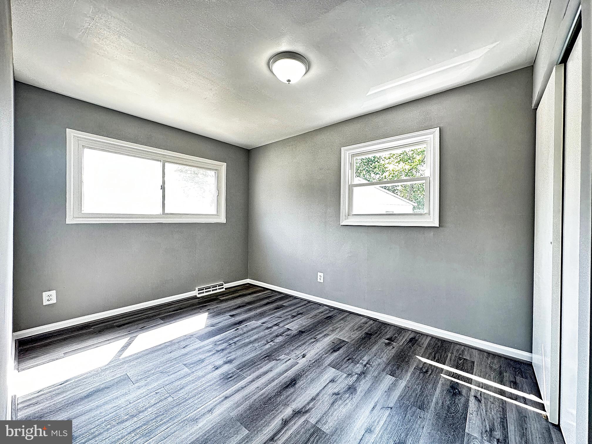 KENT VILLAGE - Residential