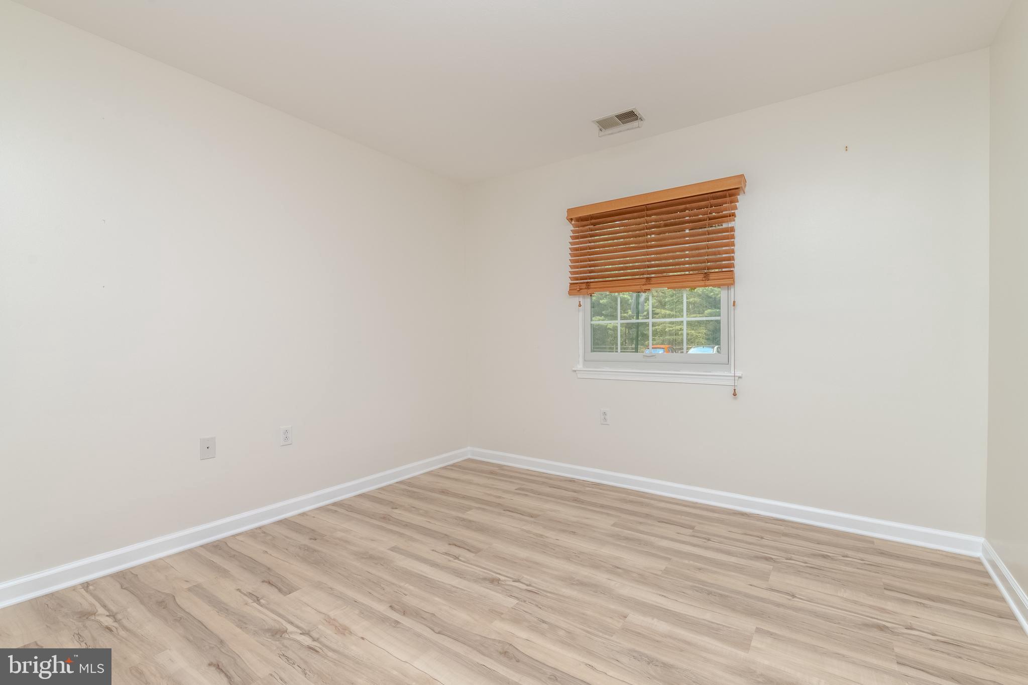 RIVERSIDE PARK - Residential