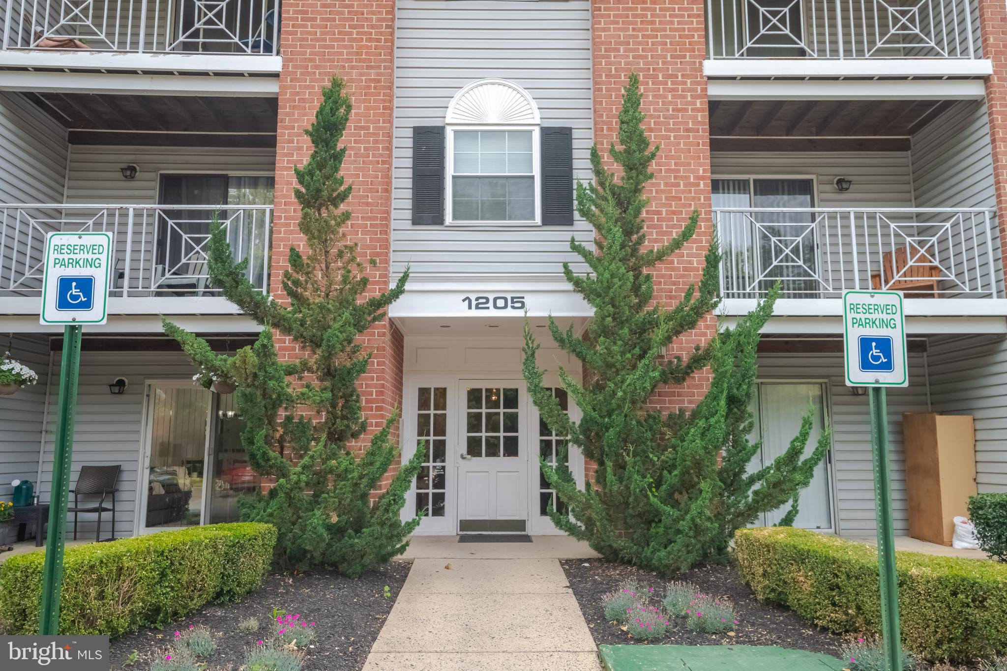 RIVERSIDE PARK - Residential