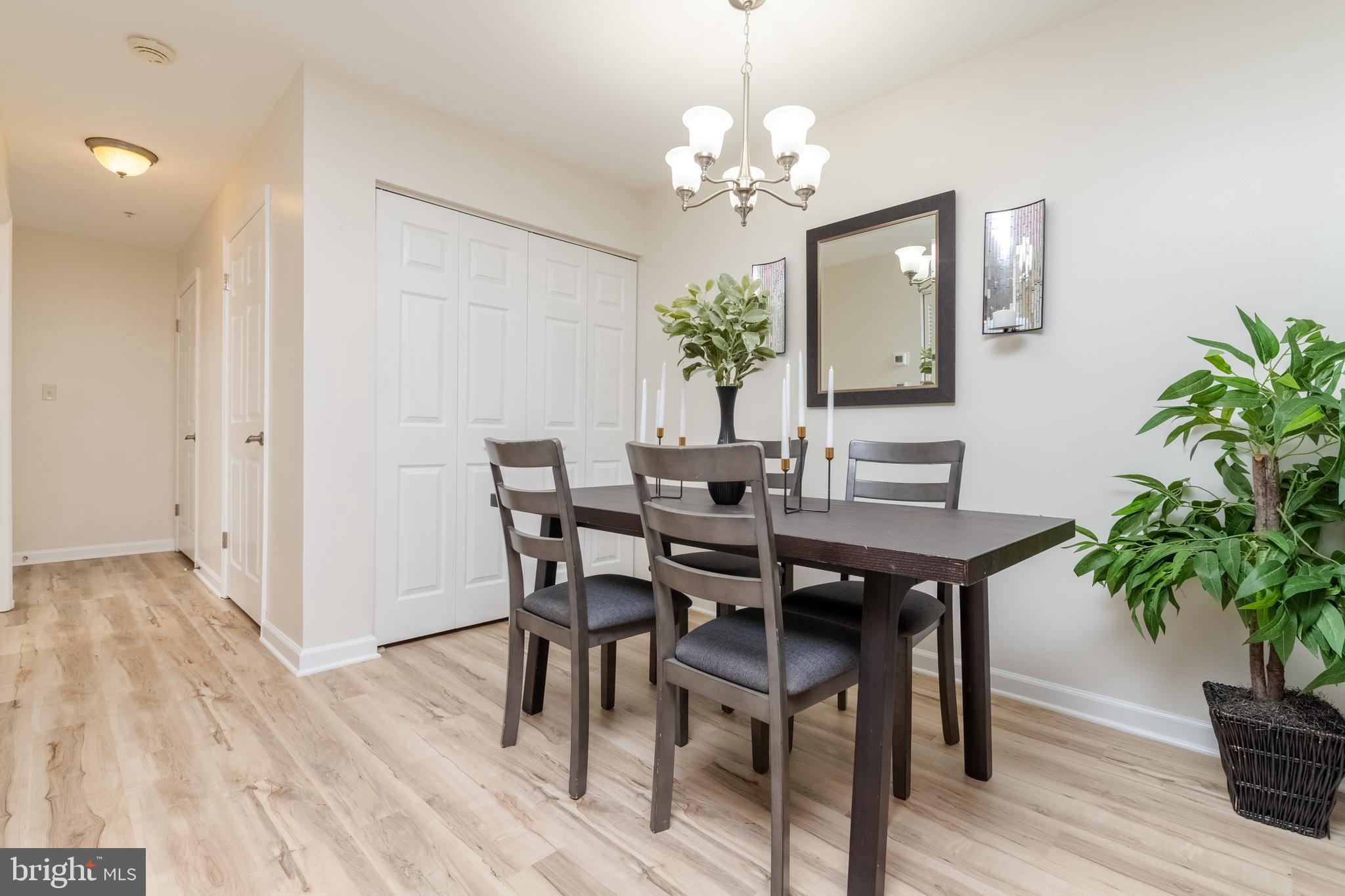 RIVERSIDE PARK - Residential