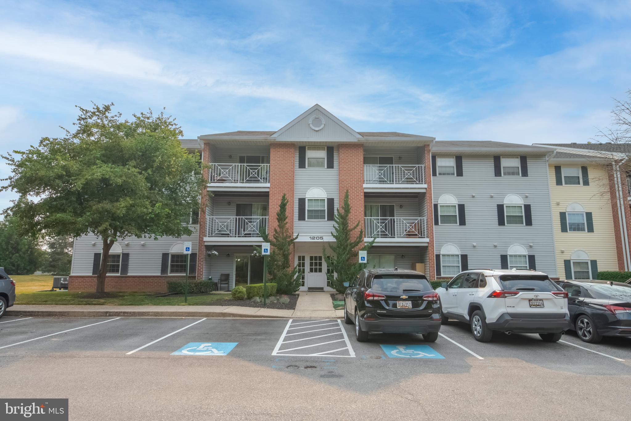 RIVERSIDE PARK - Residential