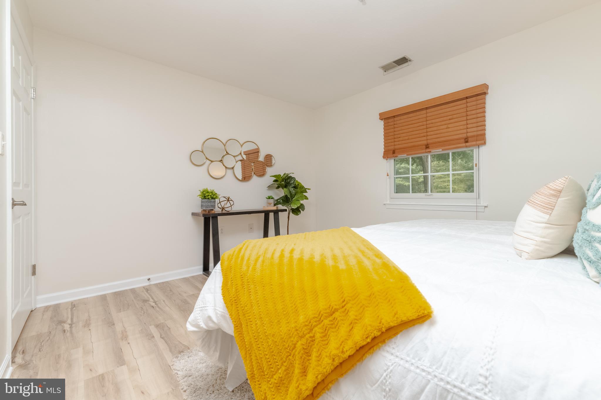 RIVERSIDE PARK - Residential