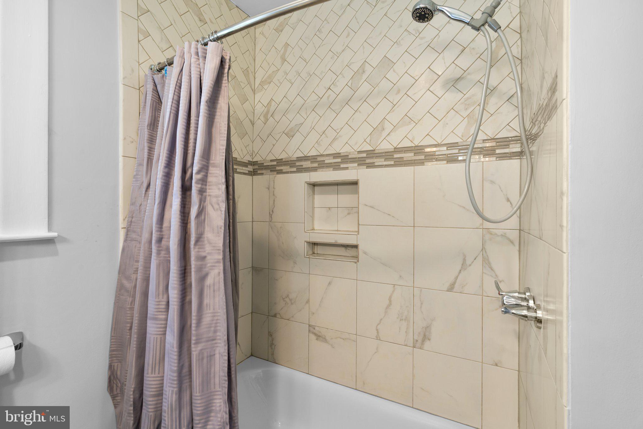 ARBUTUS - Residential