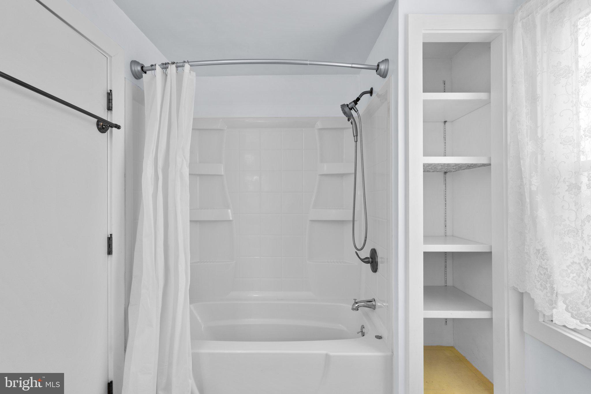 ARBUTUS - Residential