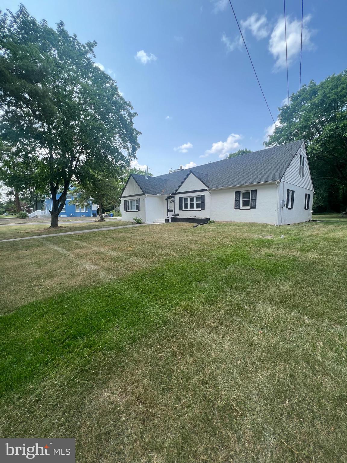 121 UNIVERSITY BOULEVARD