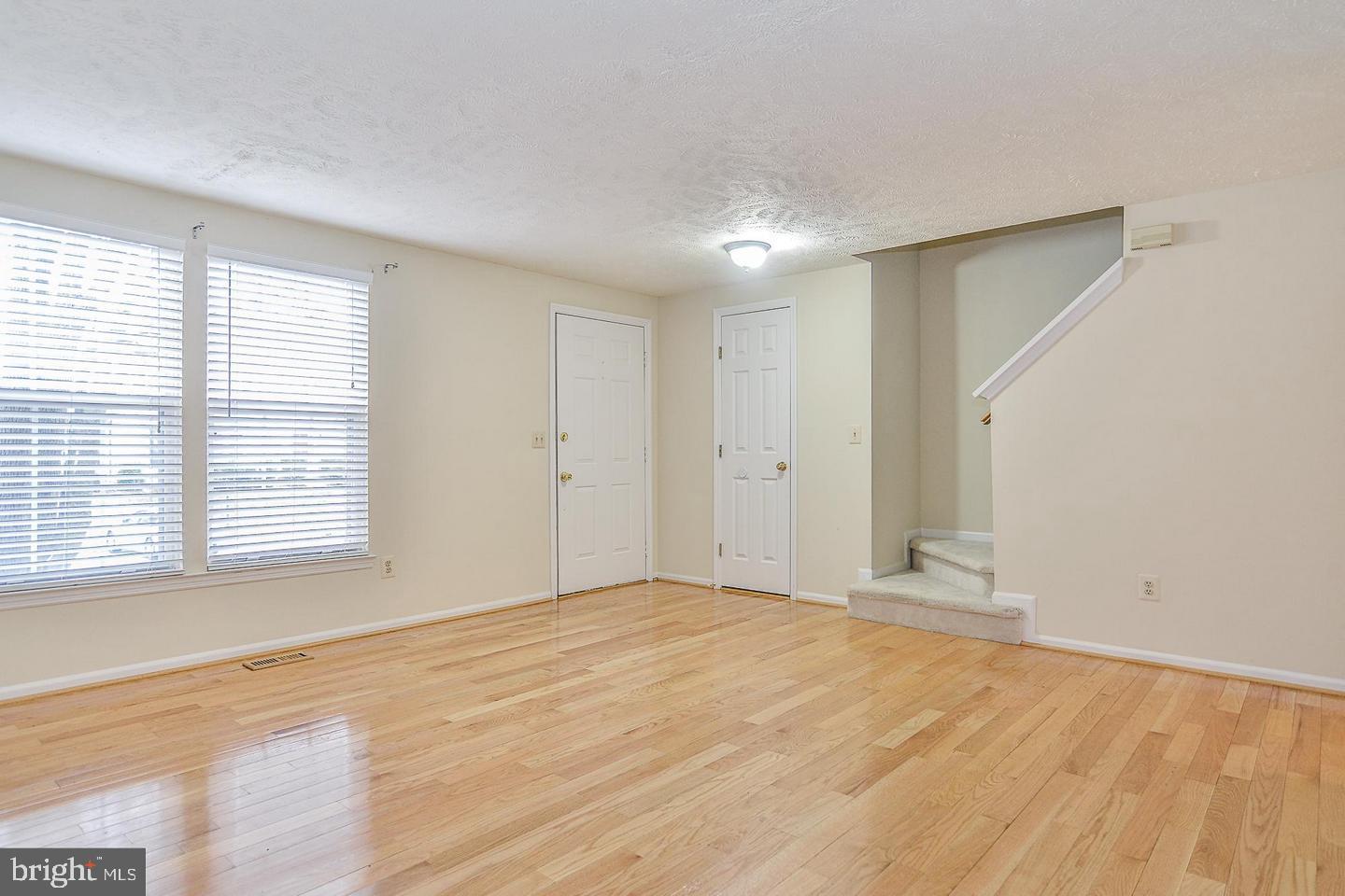 ASHBURN VILLAGE - Residential Lease