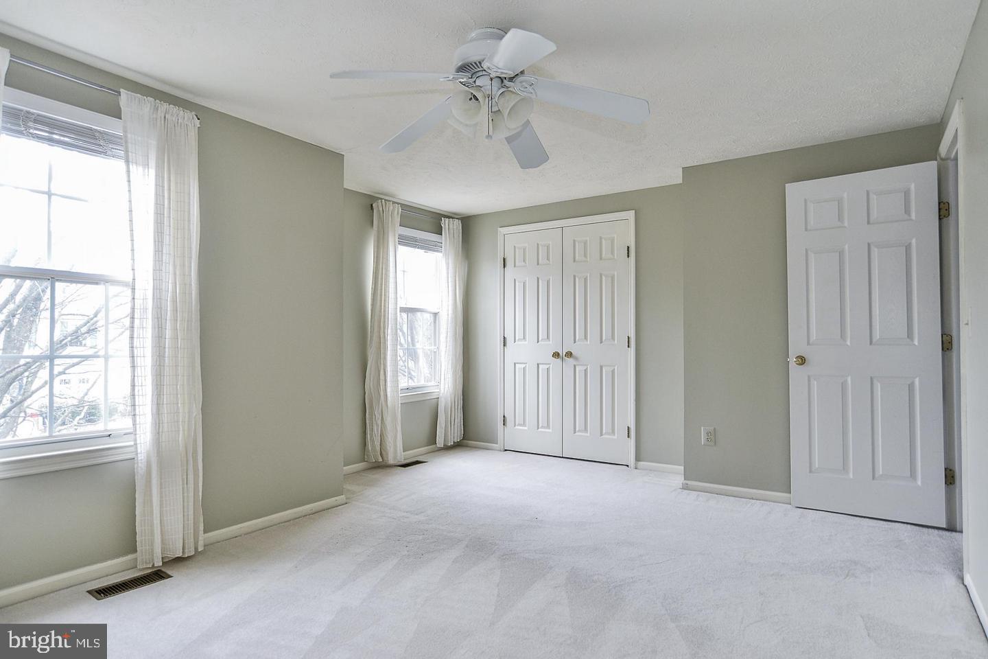 ASHBURN VILLAGE - Residential Lease