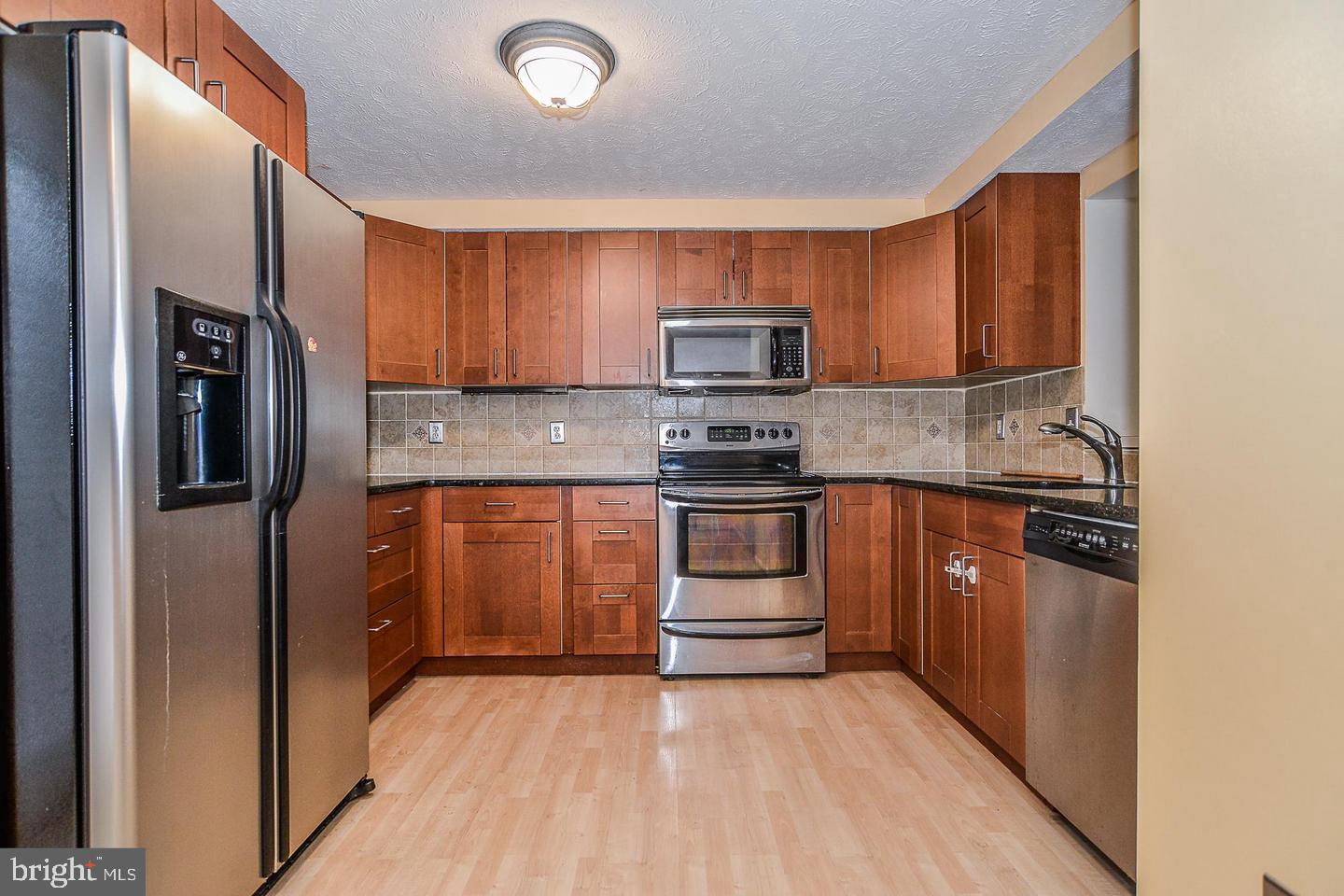 ASHBURN VILLAGE - Residential Lease