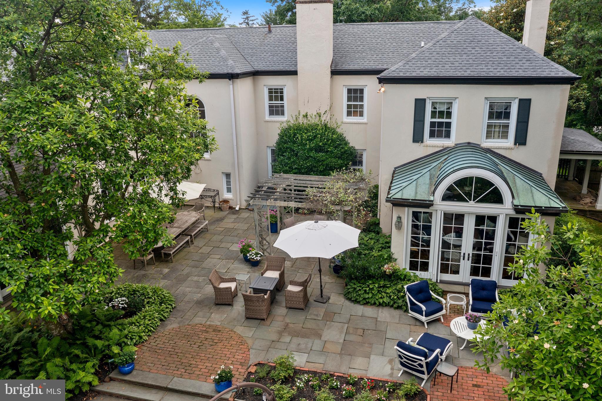 ASHWOOD MANOR - Residential