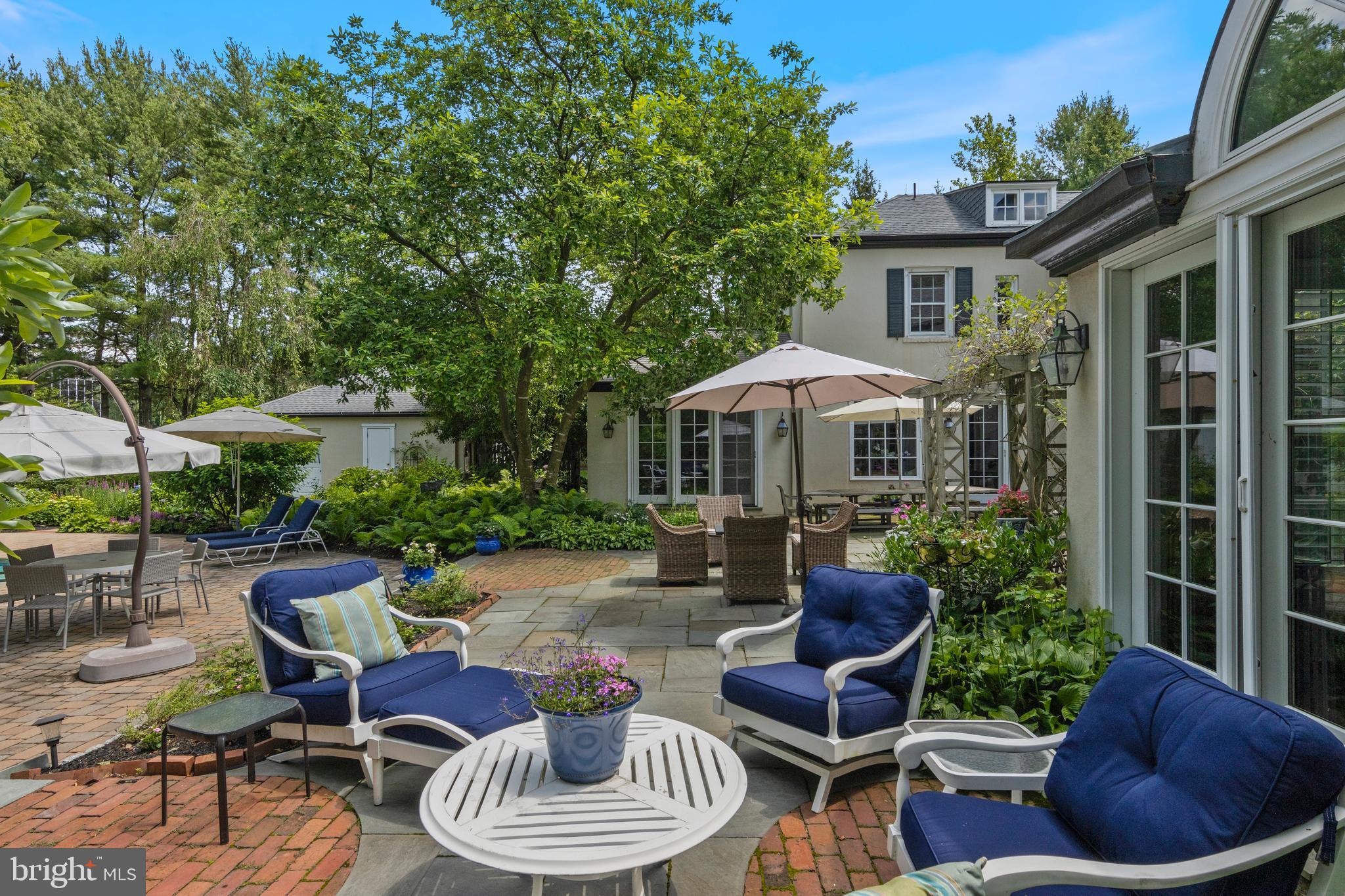 ASHWOOD MANOR - Residential