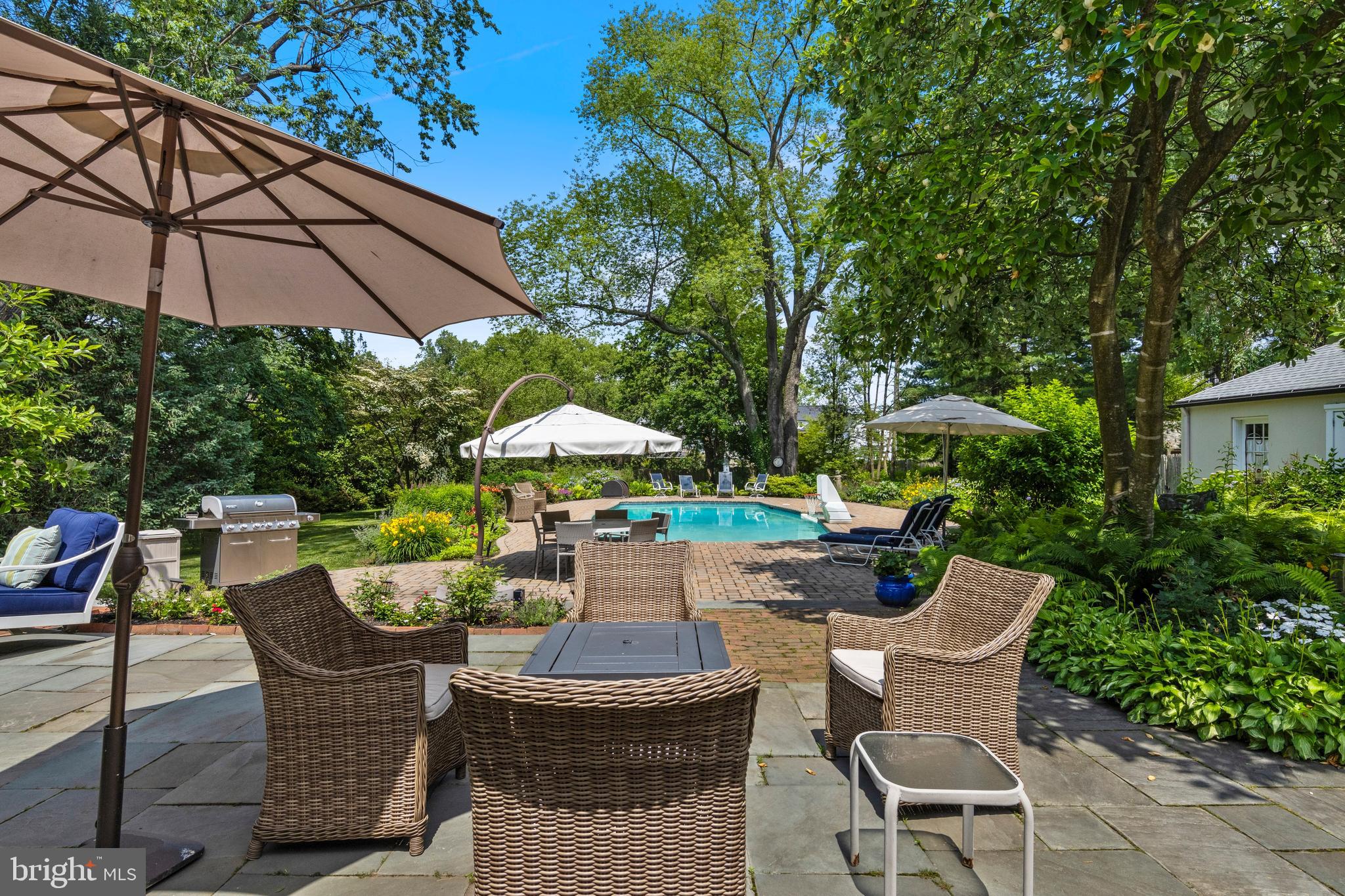 ASHWOOD MANOR - Residential