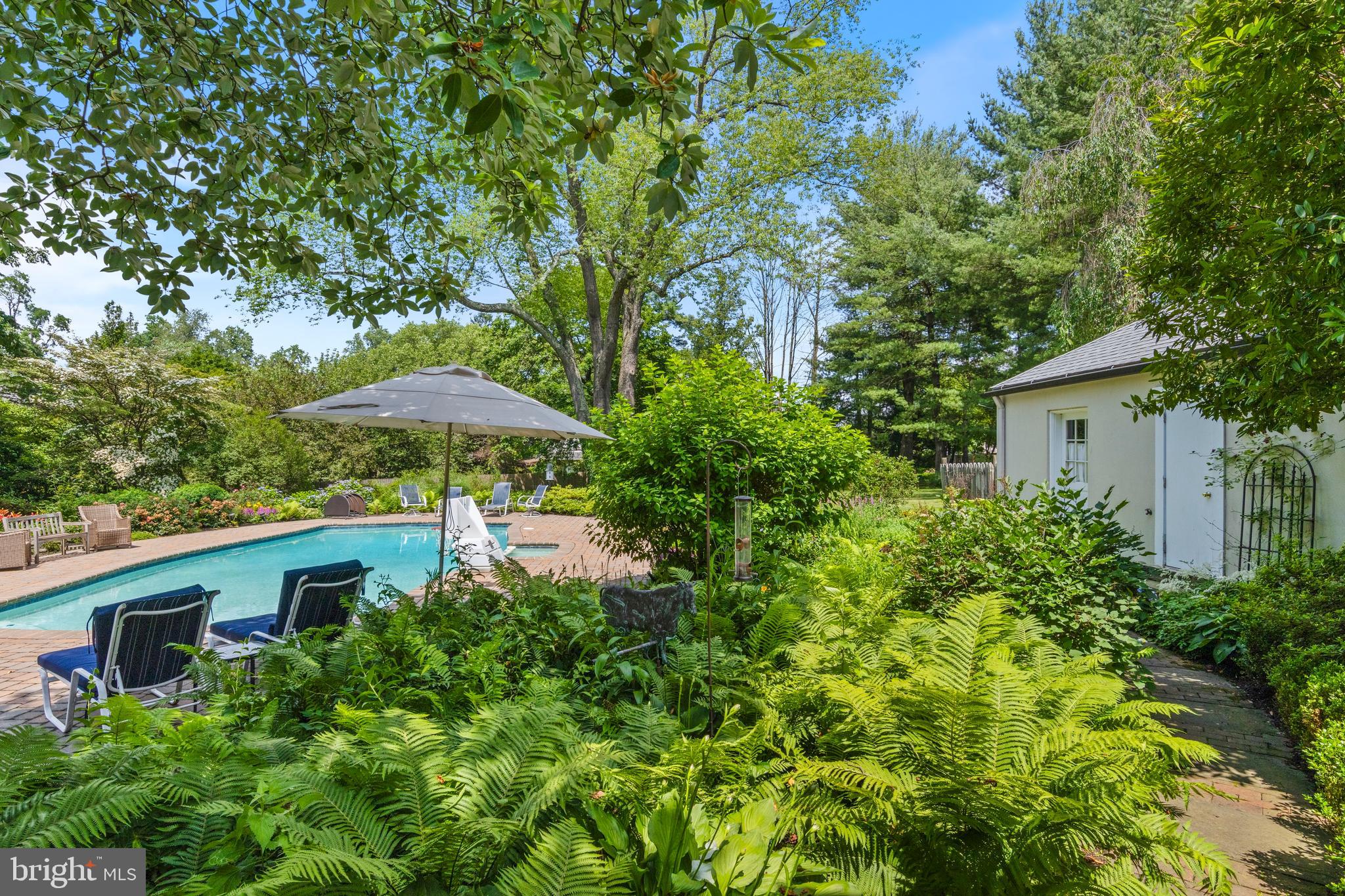 ASHWOOD MANOR - Residential