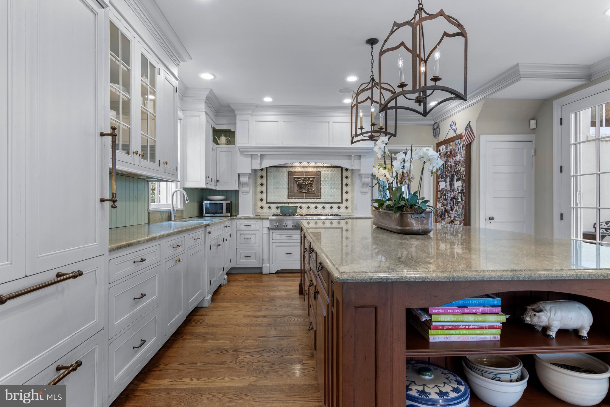 ASHWOOD MANOR - Residential