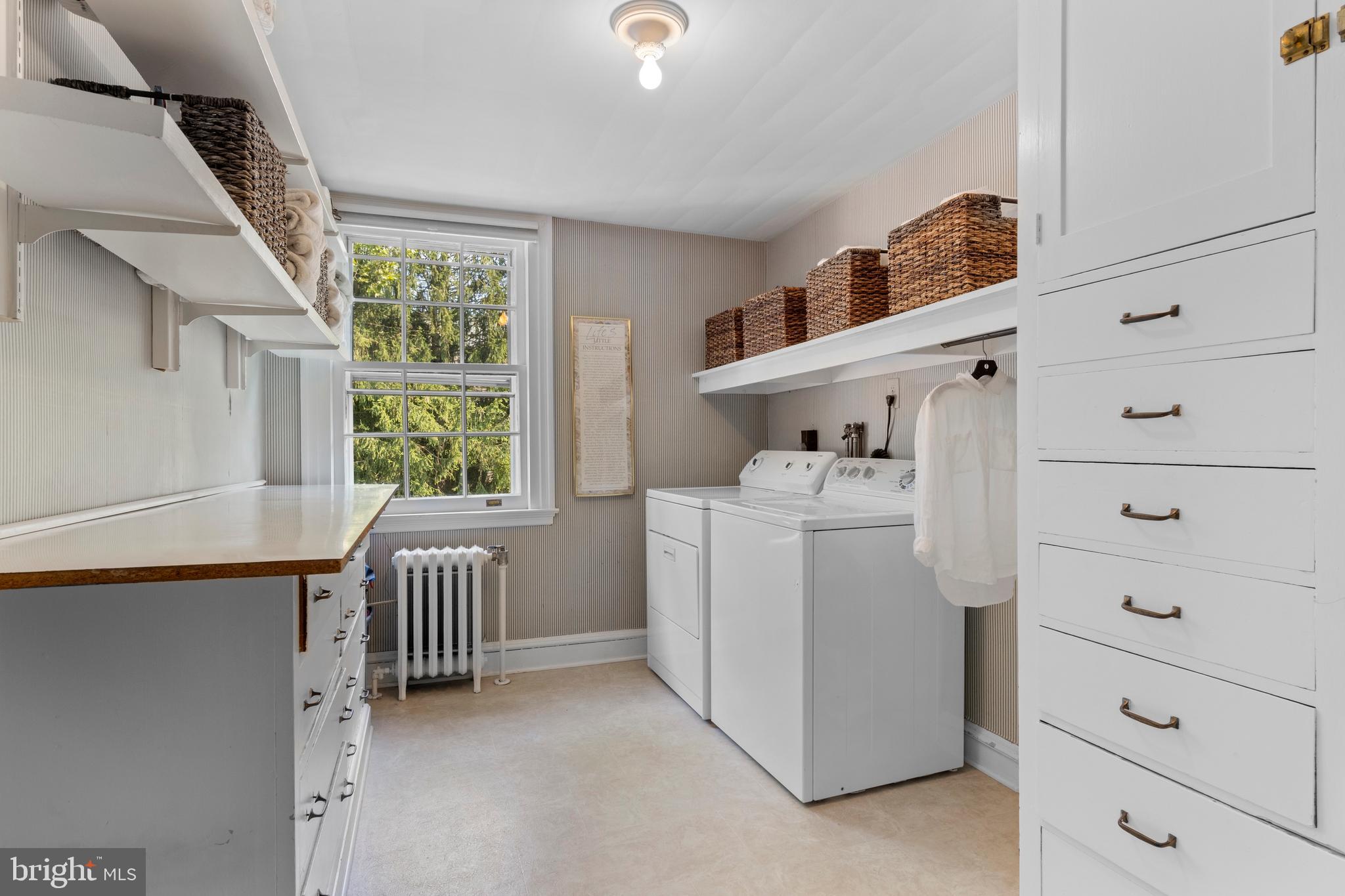 ASHWOOD MANOR - Residential