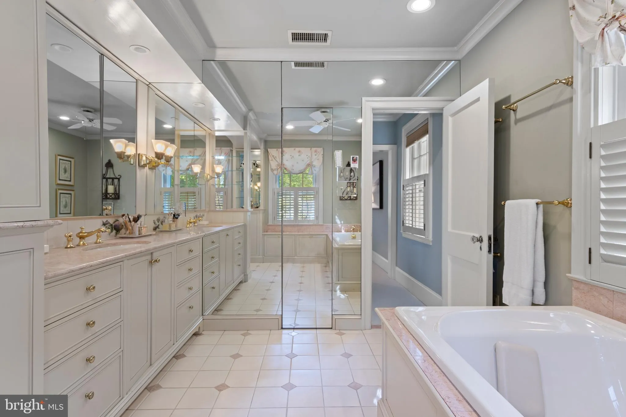 Villanova, Pennsylvania 19085, United States, 6 Bedrooms Bedrooms, ,6 BathroomsBathrooms,Residential,Active,187608