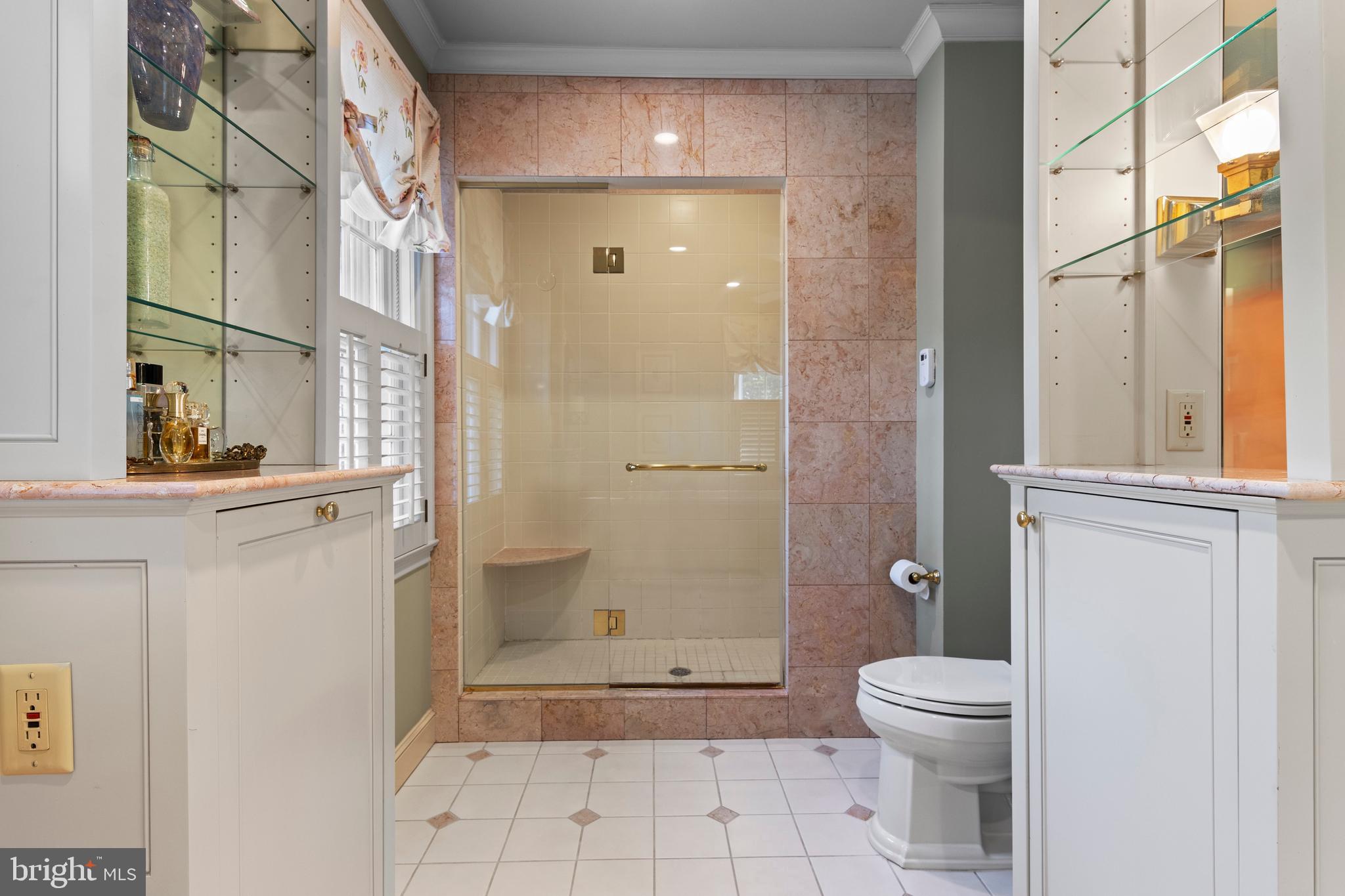 ASHWOOD MANOR - Residential