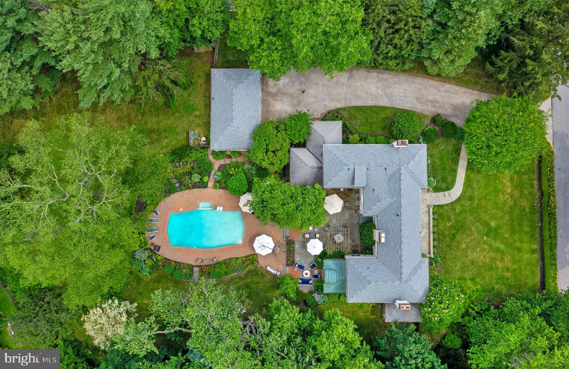 ASHWOOD MANOR - Residential