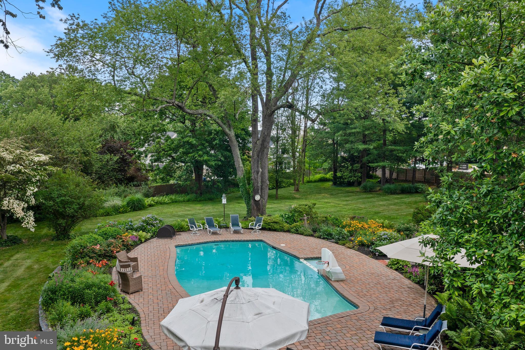 ASHWOOD MANOR - Residential