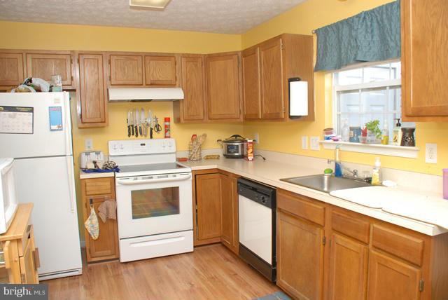 LAUREL GLEN - Residential Lease