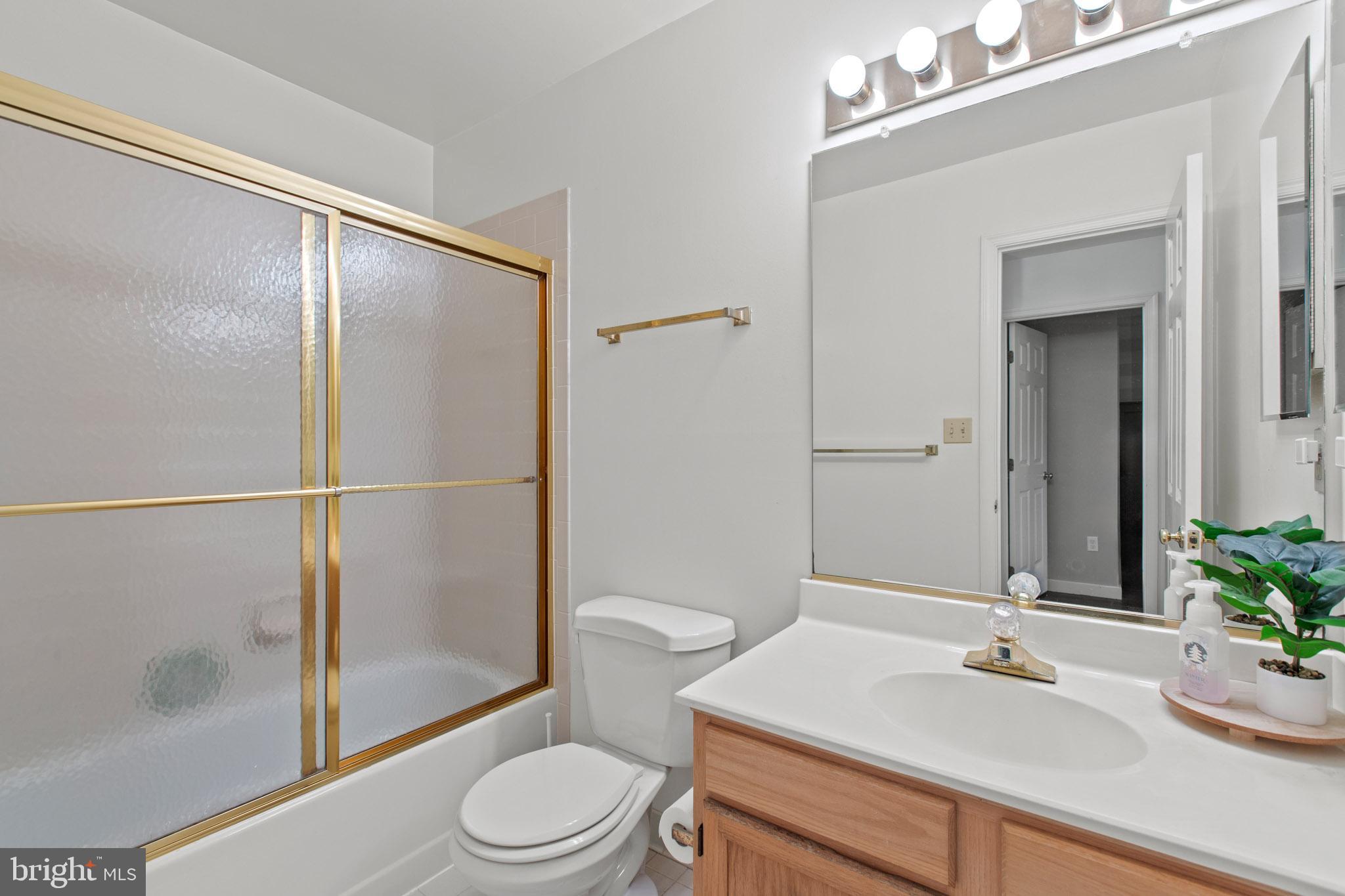 MILL CREEK CONDOMINIUMS - Residential Lease