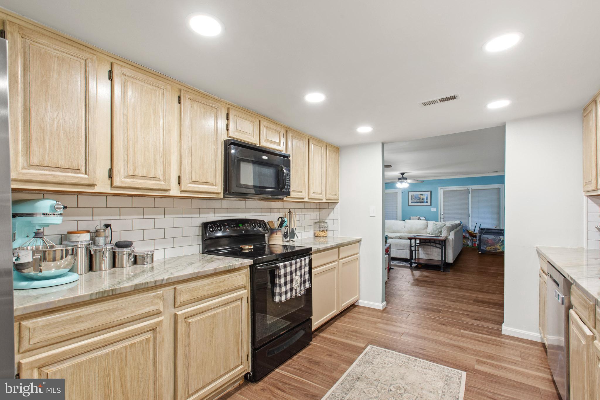 MILL CREEK CONDOMINIUMS - Residential Lease