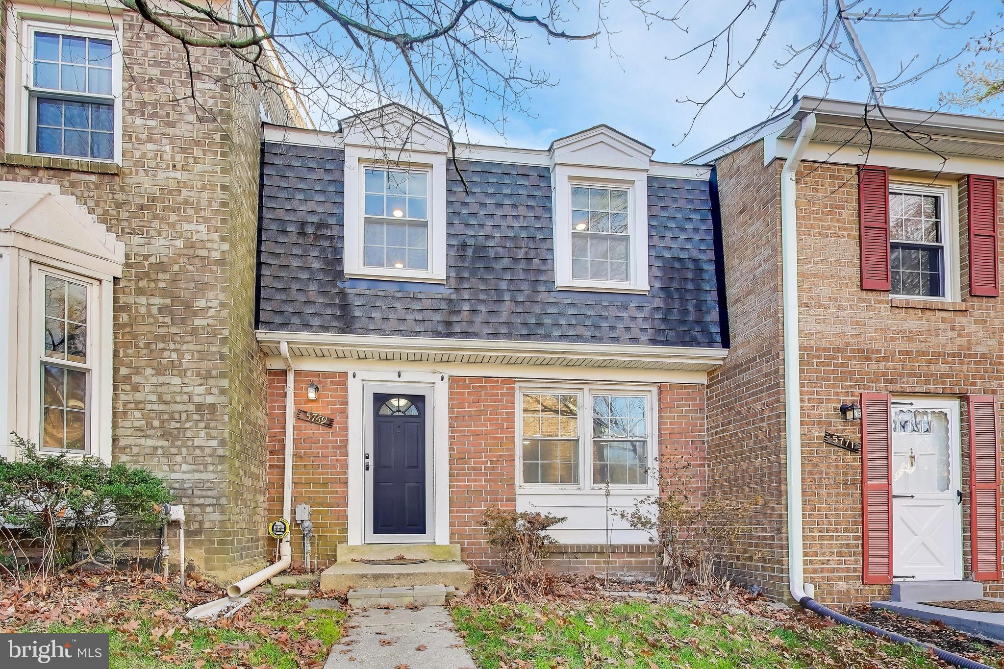 5769 YELLOWROSE COURT