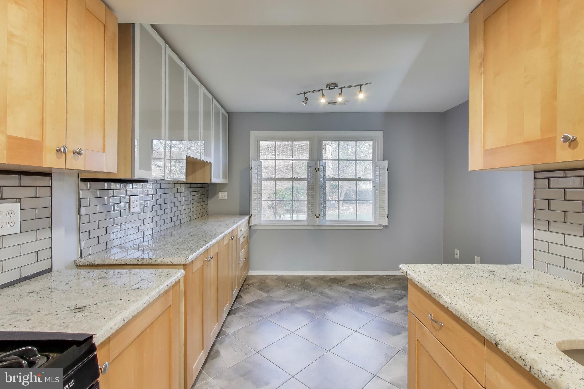 5769 YELLOWROSE COURT