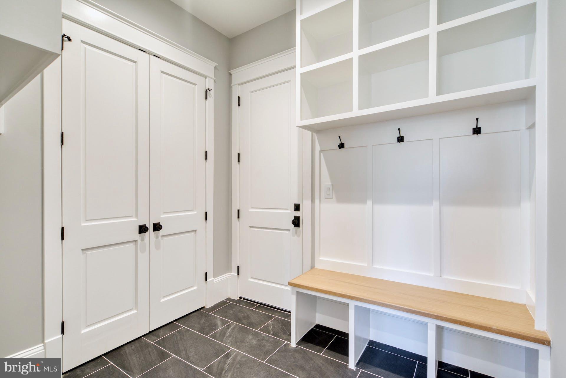 WILLIAMSBURG VILLAGE - Residential