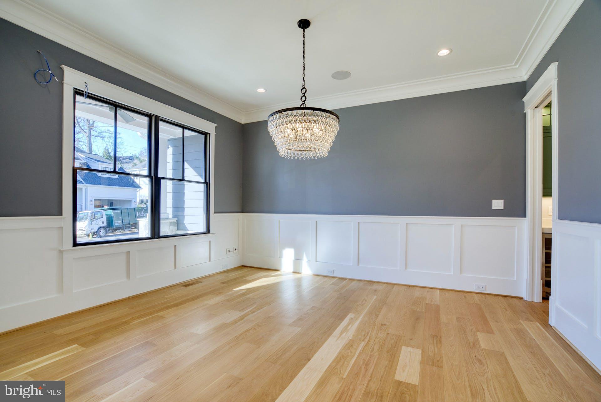 WILLIAMSBURG VILLAGE - Residential